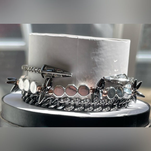 Bomb Party Fall Luxe Stacks 2024 She’s Edgy But Timeless - Picture 4 of 10